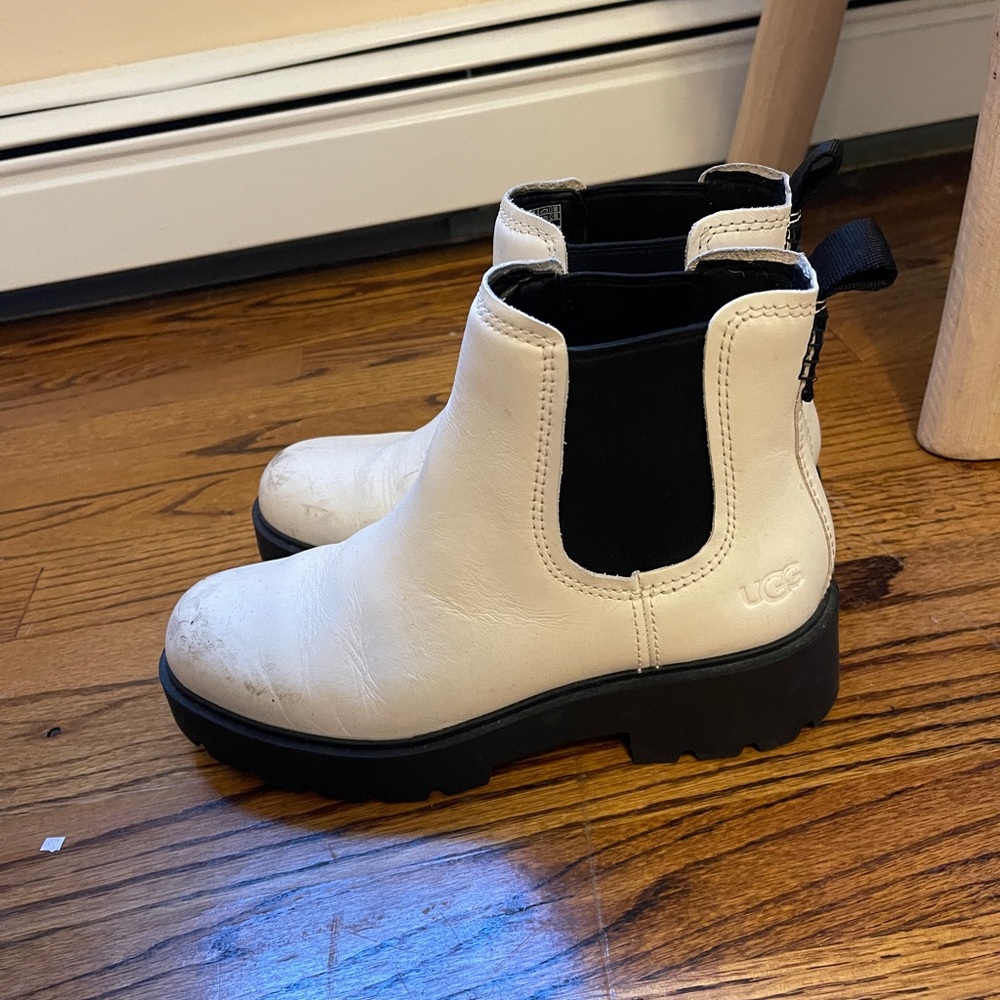 ugg white booties - Picture 2 of 3